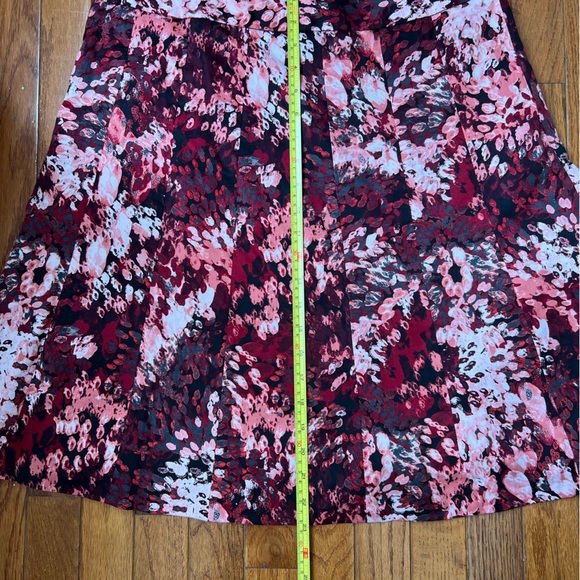 Ann Taylor A-lined flare skirt size 10 - Picture 2 of 4